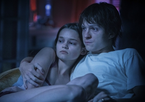 Filme da Apple TV ‘Cherry’ ganha trailer e novo teaser; Confira