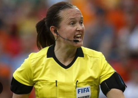 Árbitra de estreia do Brasil jogou no Liverpool e apitou final de Champions