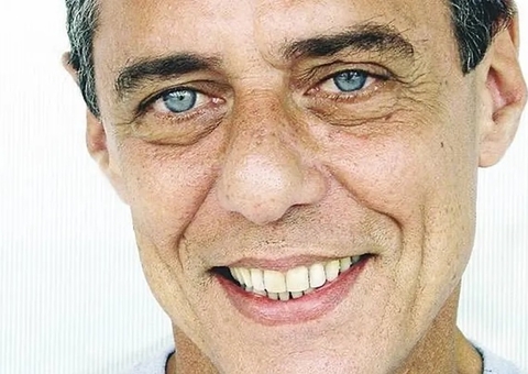 Chico Buarque passa por cirurgia no crânio