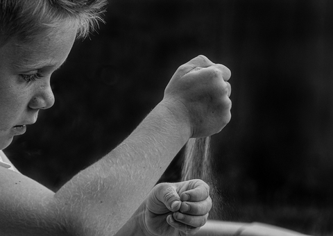 Estudo revela que memórias da infância podem ser alteradas durante terapia