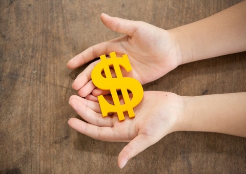 Carrefour deve devolver valores em dobro cobrados de cliente em Manaus