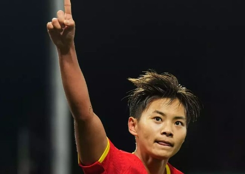 China joga com uma a menos, mas vence Haiti com gol de pênalti