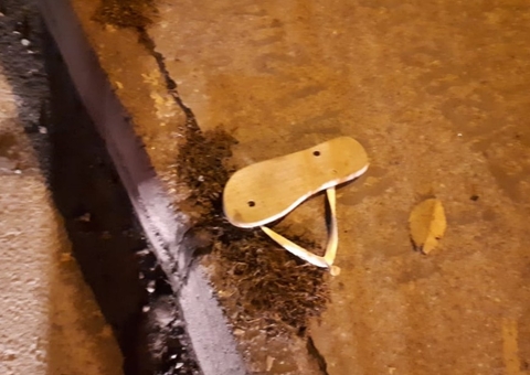 Adolescente tropeça no chinelo ao atravessar rodovia e morre atropelado