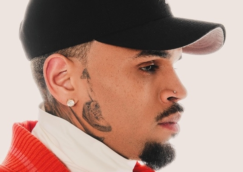 Chris Brown ameaça dar surra em sósia brasileiro: "nunca vai ser eu"