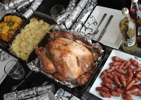 Confira 7 dicas para economizar na ceia de Natal com a mesa cheia