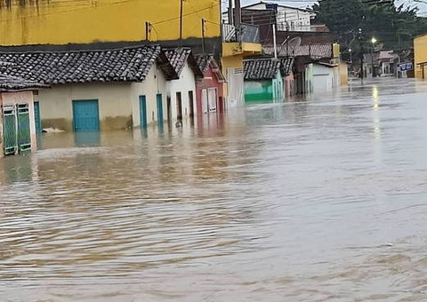 Sobe para 26 número de mortes por causa das chuvas na Bahia