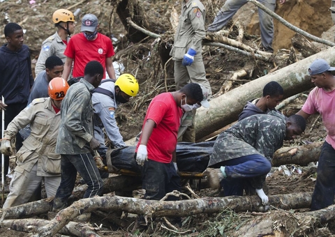 Chuva em Petrópolis já deixou mais de 100 mortos