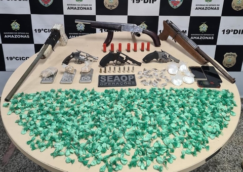 Dupla é presa em kitnet que funcionava como laboratório de drogas em Manaus