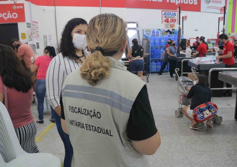 Baratão da Carne é autuado por aglomeração durante fiscalização em Manaus