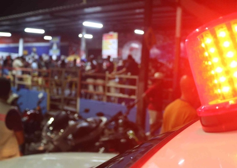 CIF autua seis estabelecimentos em Manaus e dono de bar acaba da delegacia