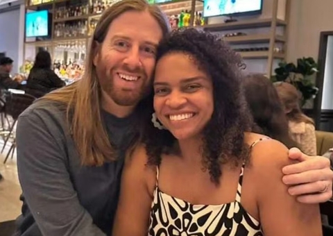 Cineasta brasileira retorna ao Brasil após passar um mês presa nos EUA