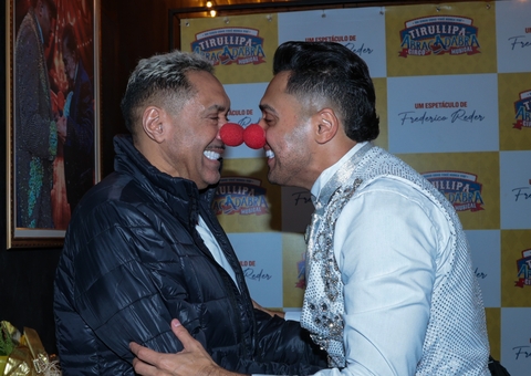 Tiririca se emociona ao assistir pela primeira vez espetáculo circense do filho Tirulipa