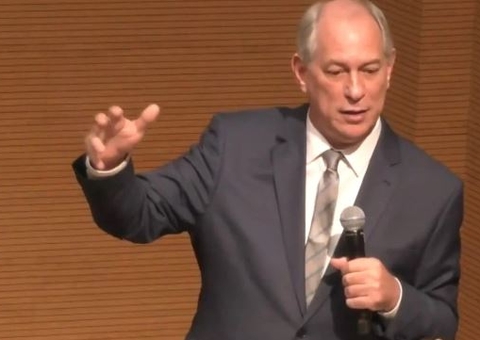 Ciro Gomes sofre tentativa de agressão à mão armada por bolsonarista