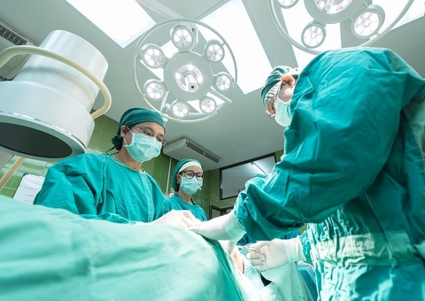 Falta de kit intubação faz Amazonas suspender cirurgias eletivas no estado