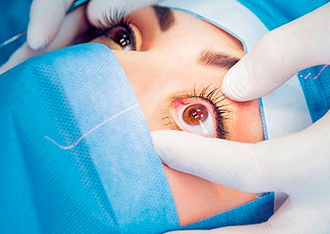 Médico deve indenizar paciente em R$ 63 mil por erro em cirurgia nos olhos