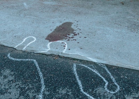 Esfaqueado, homem corre por avenida sangrando em Manaus