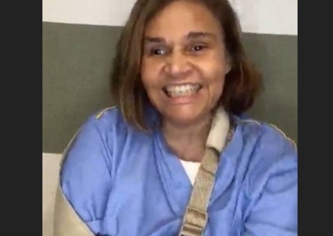 Claudia Rodrigues tem alta e grava vídeo após correr risco de morte em hospital