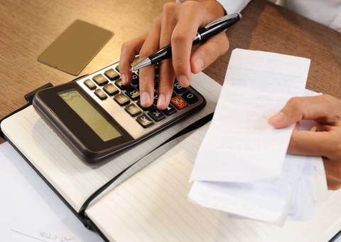 Com descontos indevidos na conta corrente, consumidora ganha causa contra Bradesco