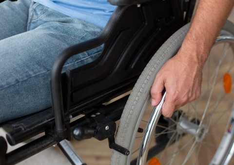 Liminar impõe que edifício comercial de Manaus instale rampa para PCDs