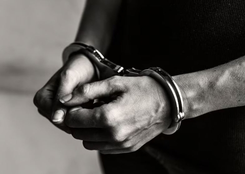 Casal é preso por matar homem com facada no pescoço em Manaus 