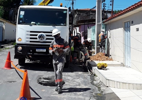 Veja quais bairros ficam sem energia nesta quarta-feira em Manaus