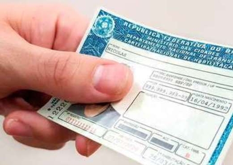 Contran suspende multa por vencimento da CNH