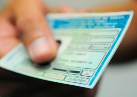 Governo anuncia PL para CNH Social e isenção de taxas para mototaxistas no Amazonas