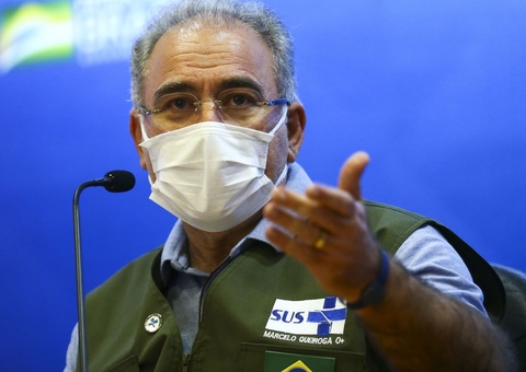 'Vacina boa é a que está disponível no posto', diz ministro Queiroga