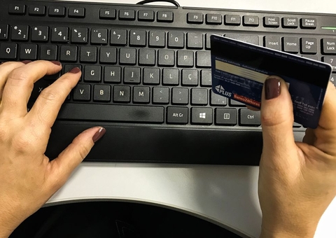 Contribuinte poderá pagar taxas federais com cartão de crédito