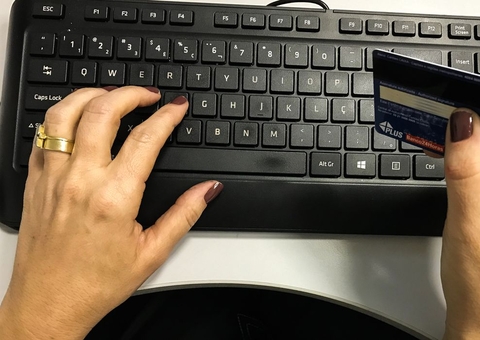 Câmara aprova limite para cartão de crédito e Desenrola