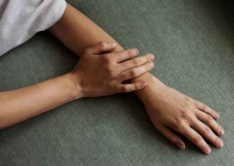 Professor é preso por estuprar e torturar crianças com palmatória em Tefé