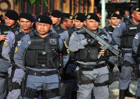 Governo efetua promoção de 234 policiais e bombeiros militares do Amazonas