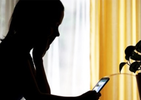 Homem é condenado a pagar R$ 15 mil à ex após divulgar fotos íntimas