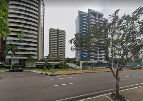 Vídeo mostra desespero de mulher quando ex começa a atirar dentro de condomínio em Manaus