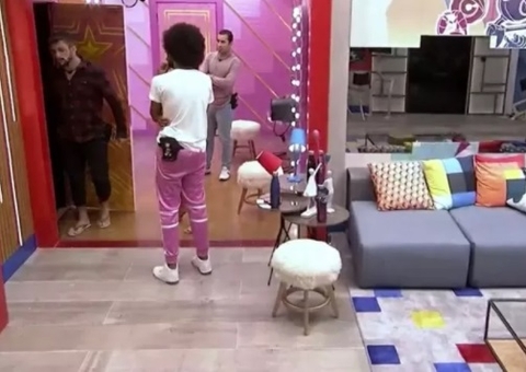 Arthur chora e vai ao confessionário após discussão com Fiuk; veja vídeo