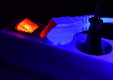 Sete bairros de Manaus ficam sem energia durante manutenções neste sábado