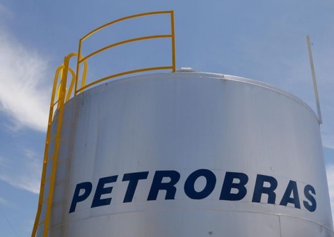 Petrobras reduz preço da gasolina em R$ 0,05 nas refinarias