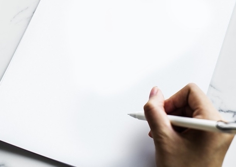 Patroa é condenada por forçar doméstica a assinar recibos atrasados