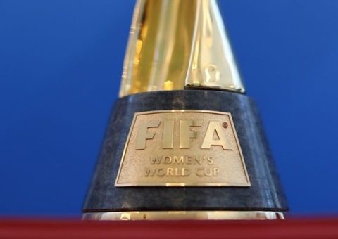 Taça da Copa do Mundo feminina é apresentada no Cristo Redentor