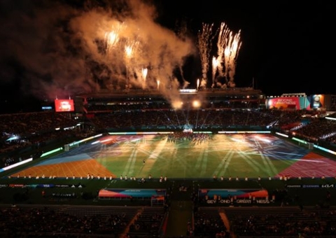 Copa do Mundo feminina começa com minuto de silêncio após dia violento
