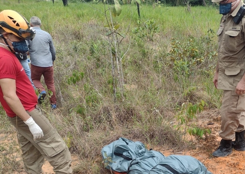 Com roupa íntima, corpo de mulher é o segundo retirado de cova em Manaus