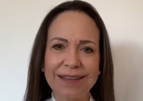María Corina anuncia retorno à Venezuela e pede Edmundo González na presidência