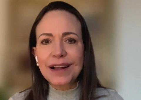 Maria Corína diz que governo de Delcy é temporário e pede posse de Edmundo González