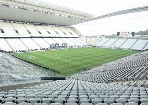 Corinthians recebe Flamengo em casa pelo Brasileirão neste domingo