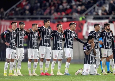 Corinthians bate Estudiantes nos pênaltis e vai à semifinal