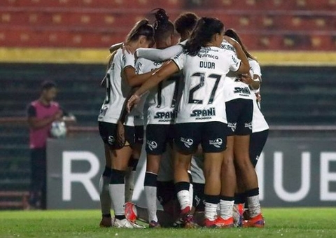 Corinthians vence, passa Palmeiras e retoma a ponta do Brasileirão feminino