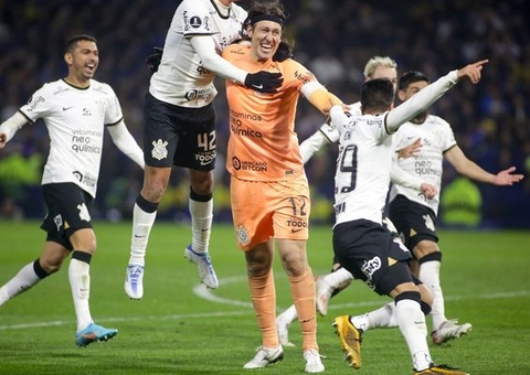 Corinthians bate Atlético-MG com virada relâmpago e assume vice-liderança do Brasileiro