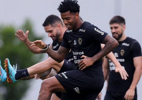 Corinthians se preocupa e estuda arsenal de jogadas ensaiadas do Santos