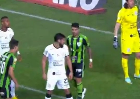 Perto do adeus, Bambu acumula falhas e passa longe de vingar no Corinthians