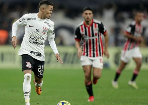 Corinthians vence São Paulo e larga na frente por final